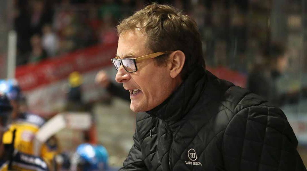 Teuflisches Duo: Hannu Järvenpää und Harry Lange bilden das neue Trainer-Team hinter der Bande des EC Bad Nauheim